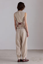 Gilet con Logo Ricamato e Profili a Contrasto