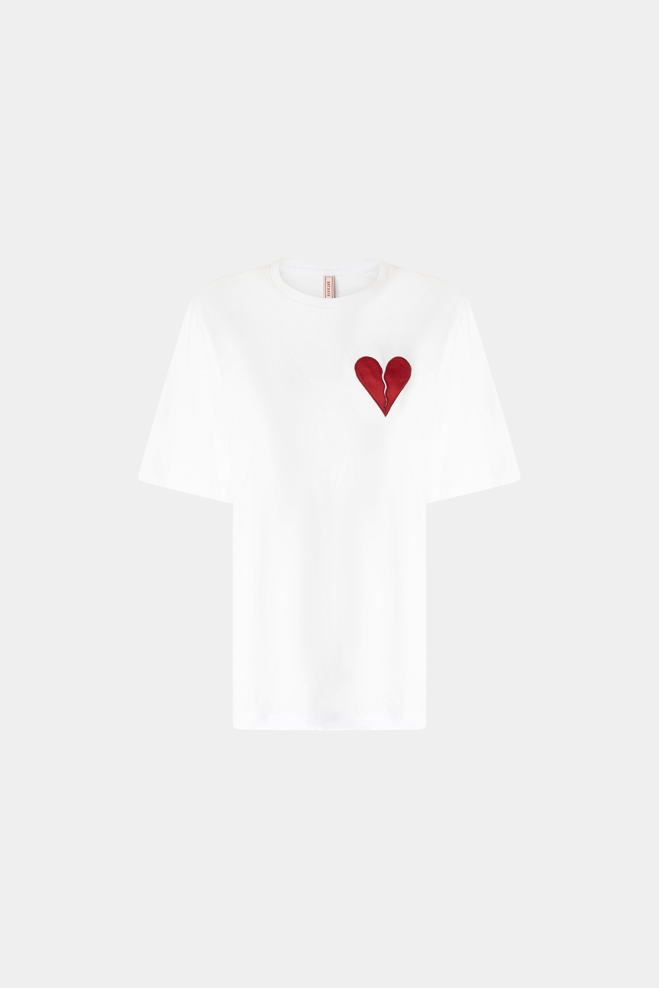 T-shirt Cuoricino ricamo a mano personalizzabile T-shirt Cuoricino ricamo a mano personalizzabile