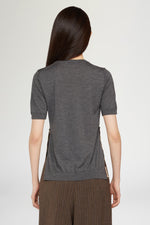 Top in Cashmere con Spacco