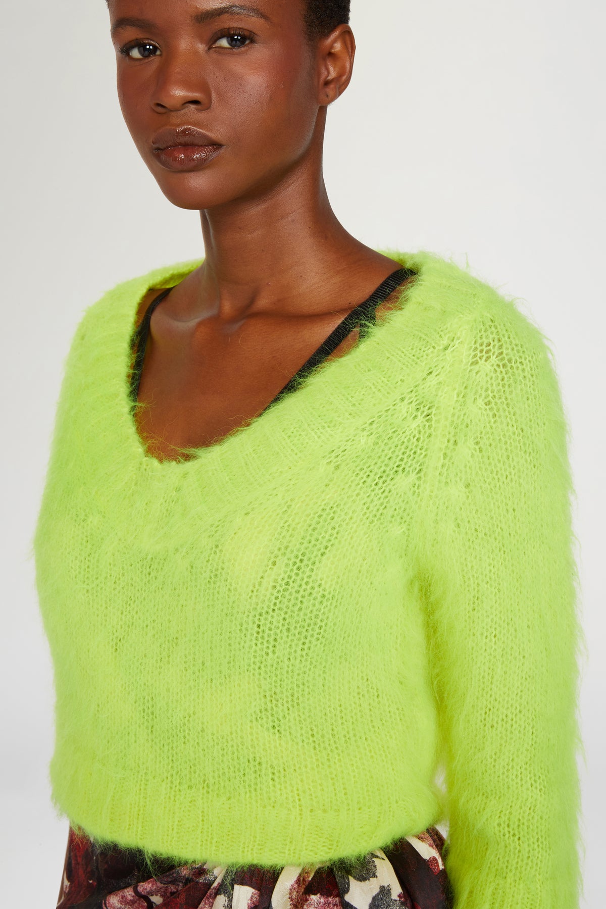 Maglione Giallo con Scollo a V