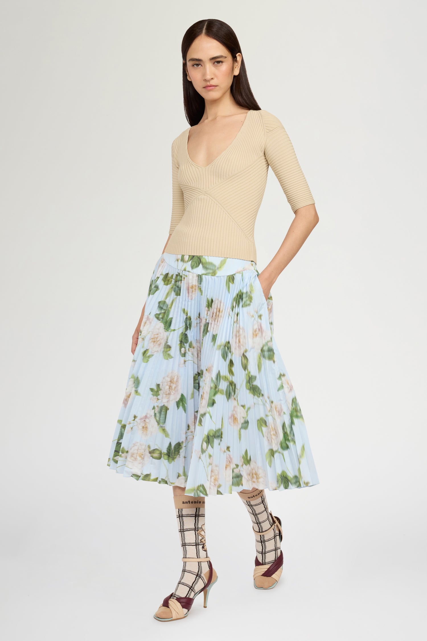 Short-sleeve ribbed top in beige