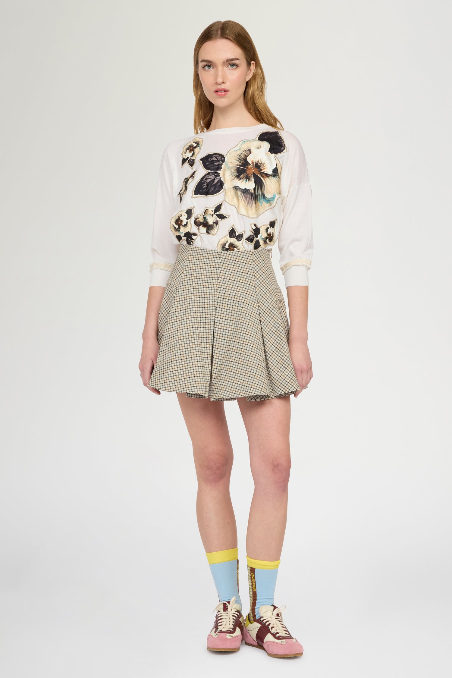 Maglione in Cashmere con Patch Floreale