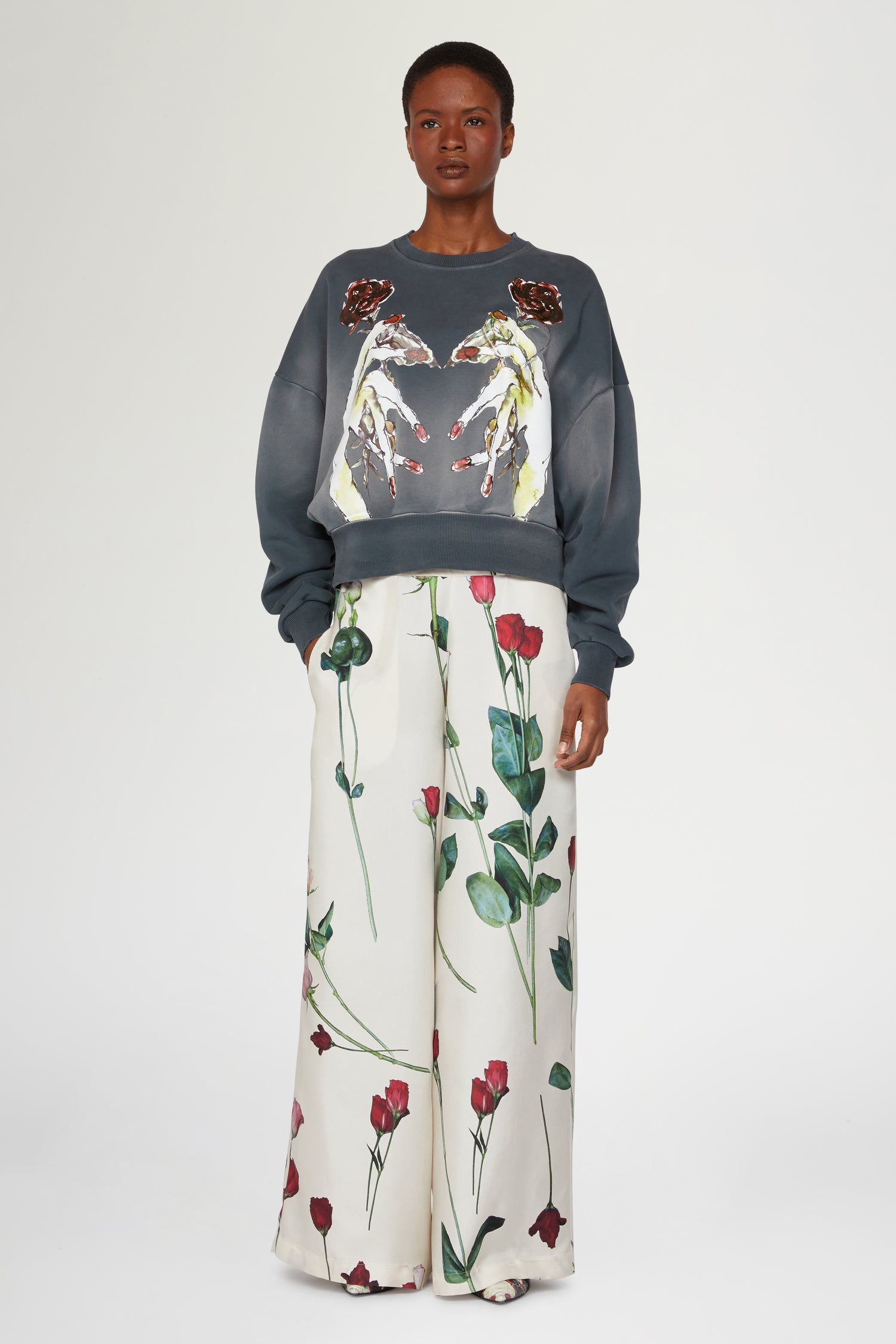 Felpa in Cotone con Mani e Rose