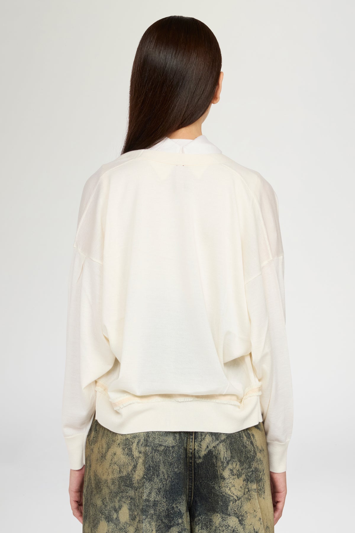 Cardigan in Cashmere Avorio con Scollo a V e Dettagli a Contrasto