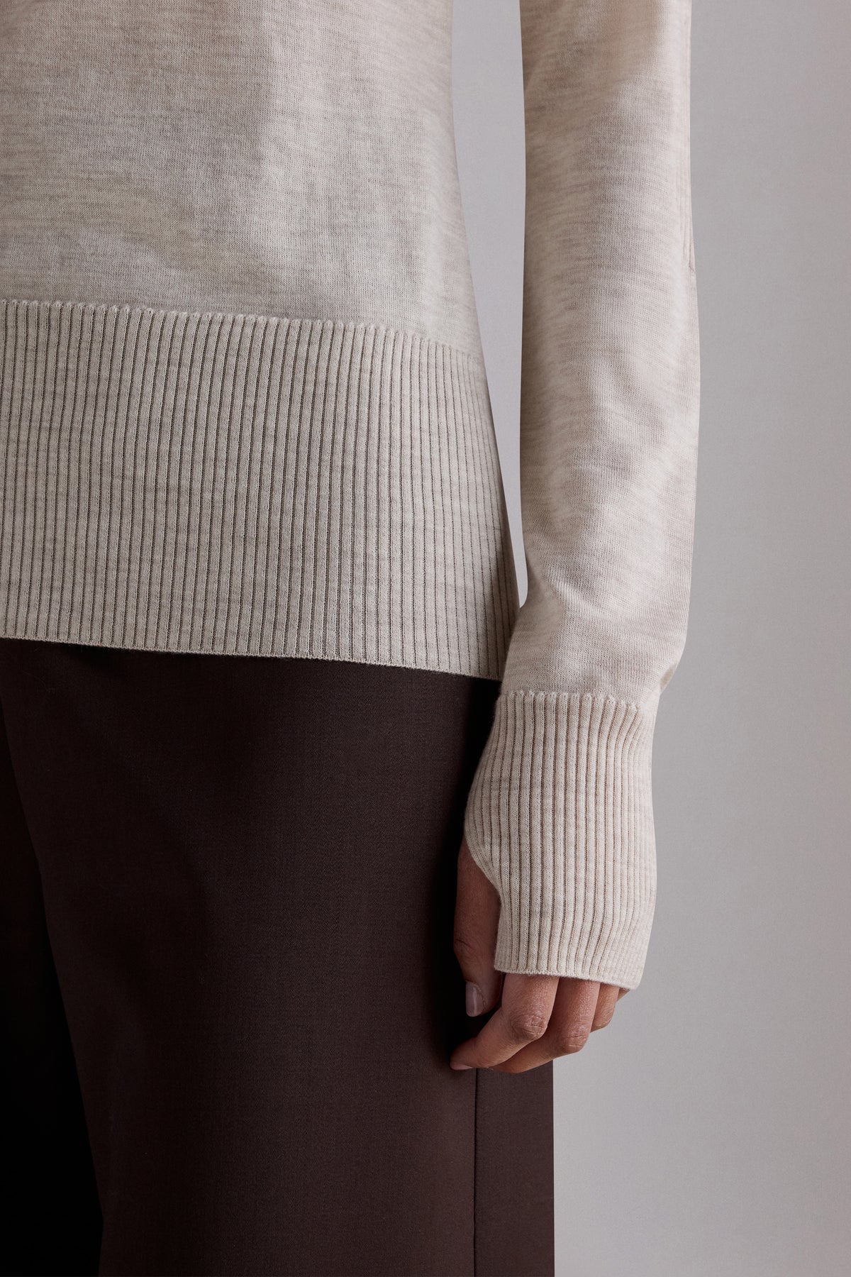 Dolcevita in cashmere con colletto a strati