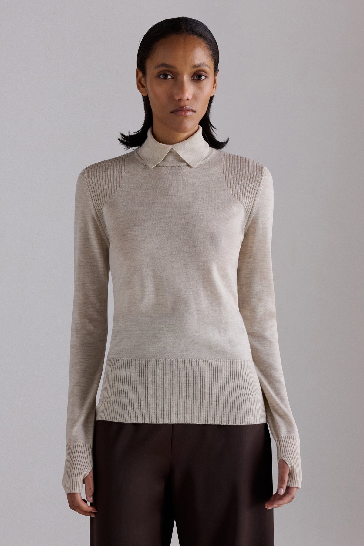 Dolcevita in cashmere con colletto a strati