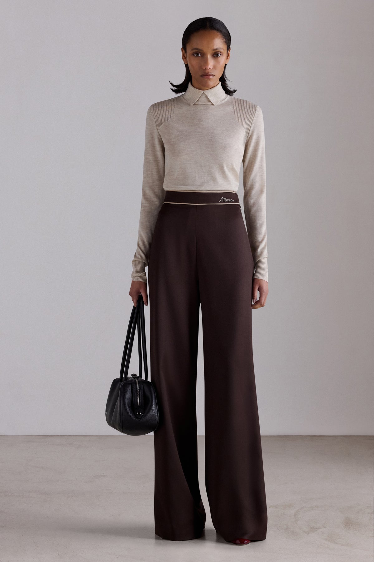 Dolcevita in cashmere con colletto a strati