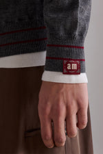 Maglione girocollo in cashmere con bordi a contrasto