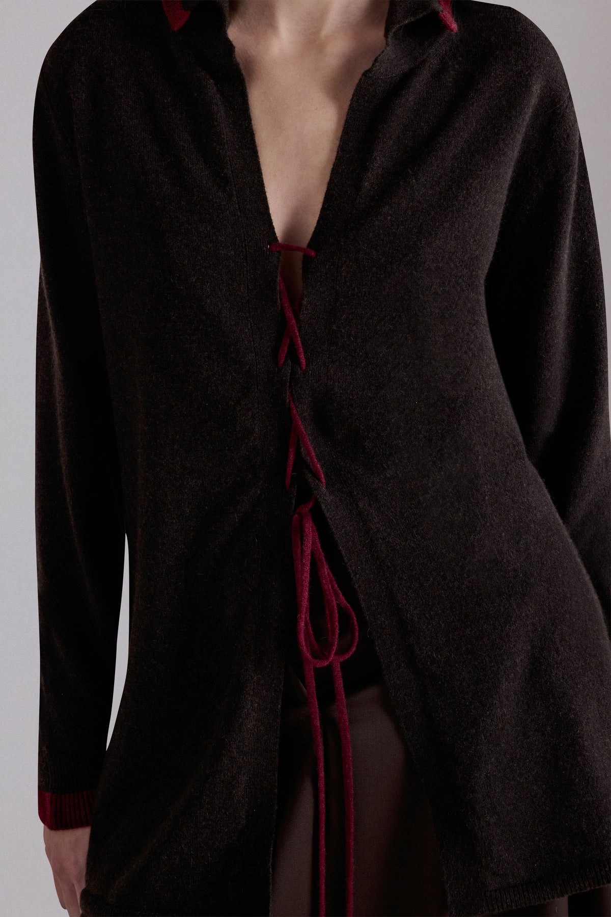 Camicia in cashmere a maglia con volant