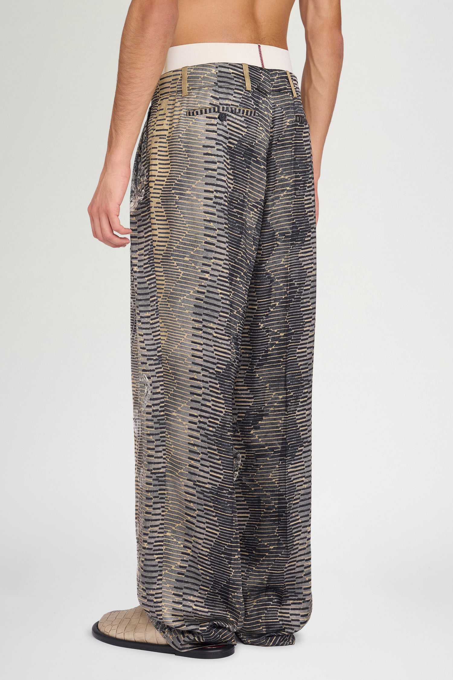 Patterned Tailored Pleated Pants