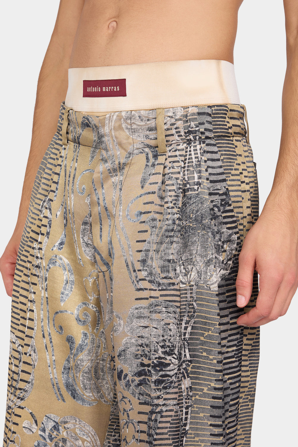 Patterned Tailored Pleated Pants