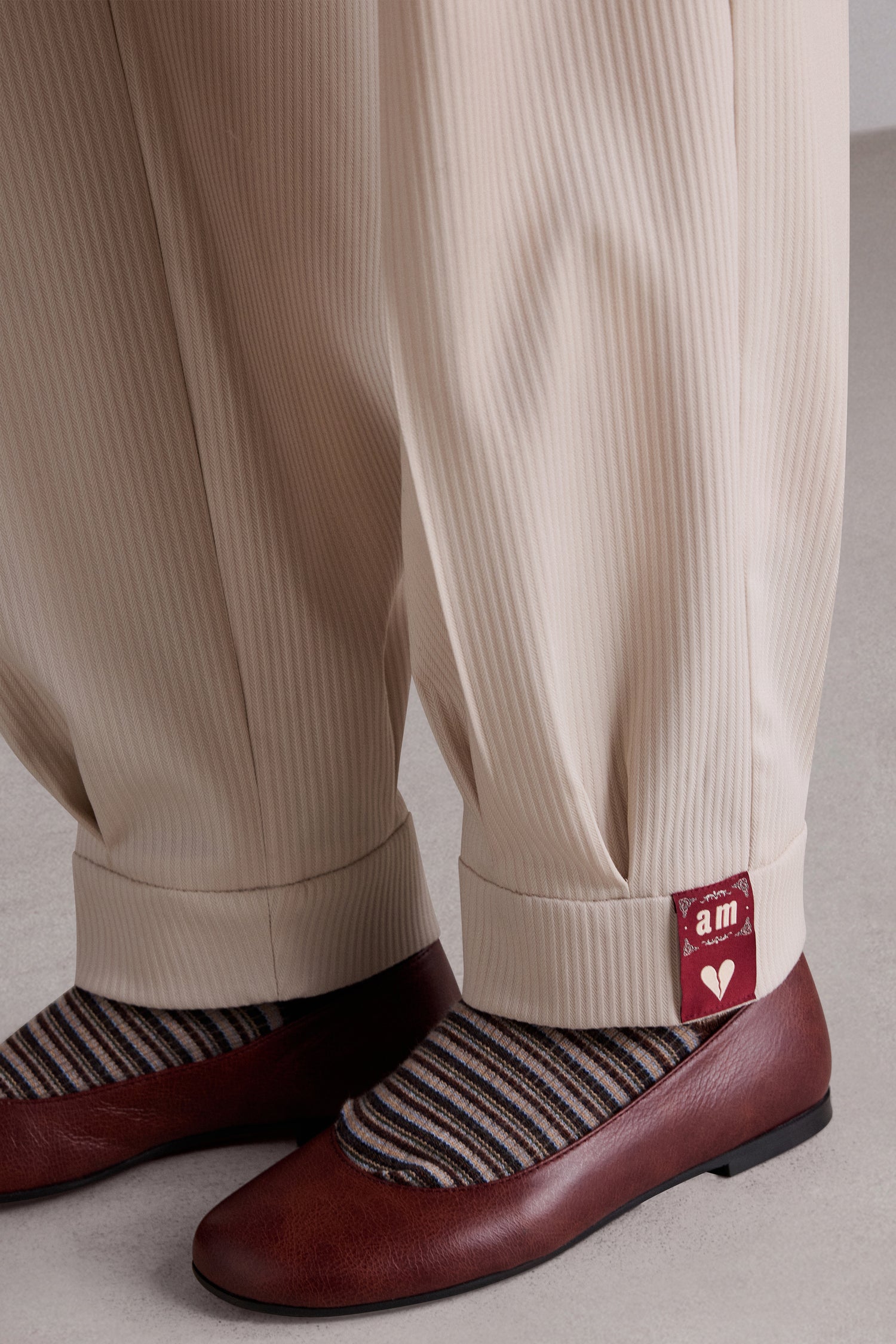 Pantaloni Balloon con Profili a Contrasto