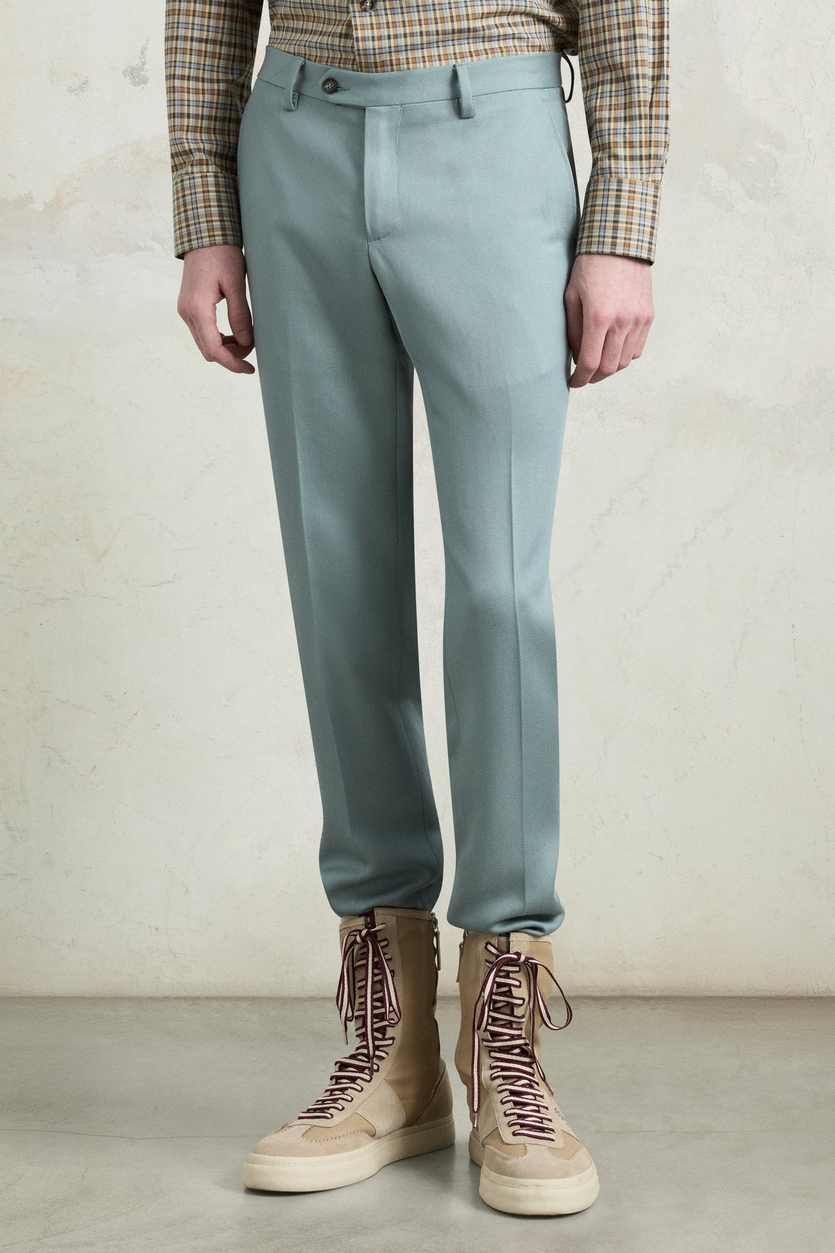 Pantaloni sartoriali a due risvolti