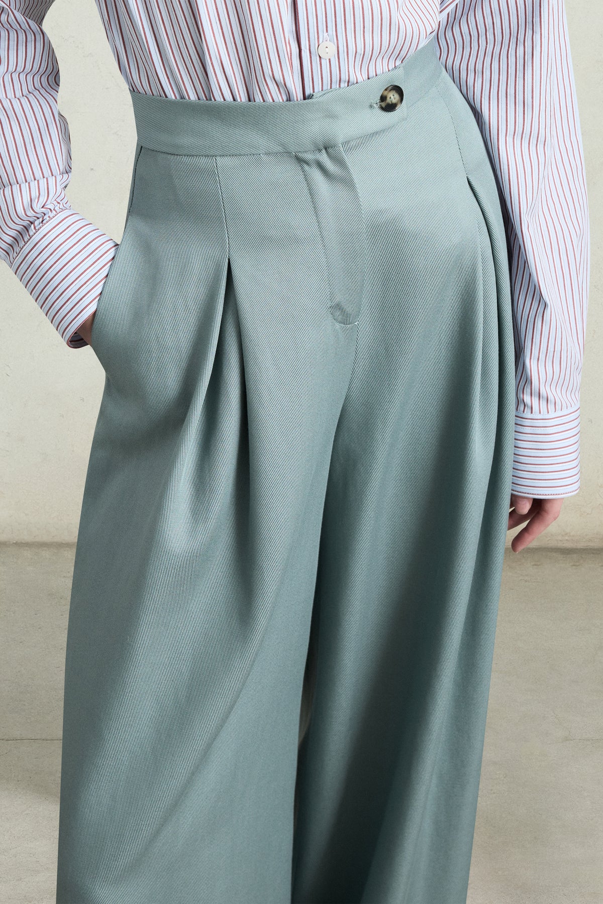 Pantaloni palazzo a vita alta