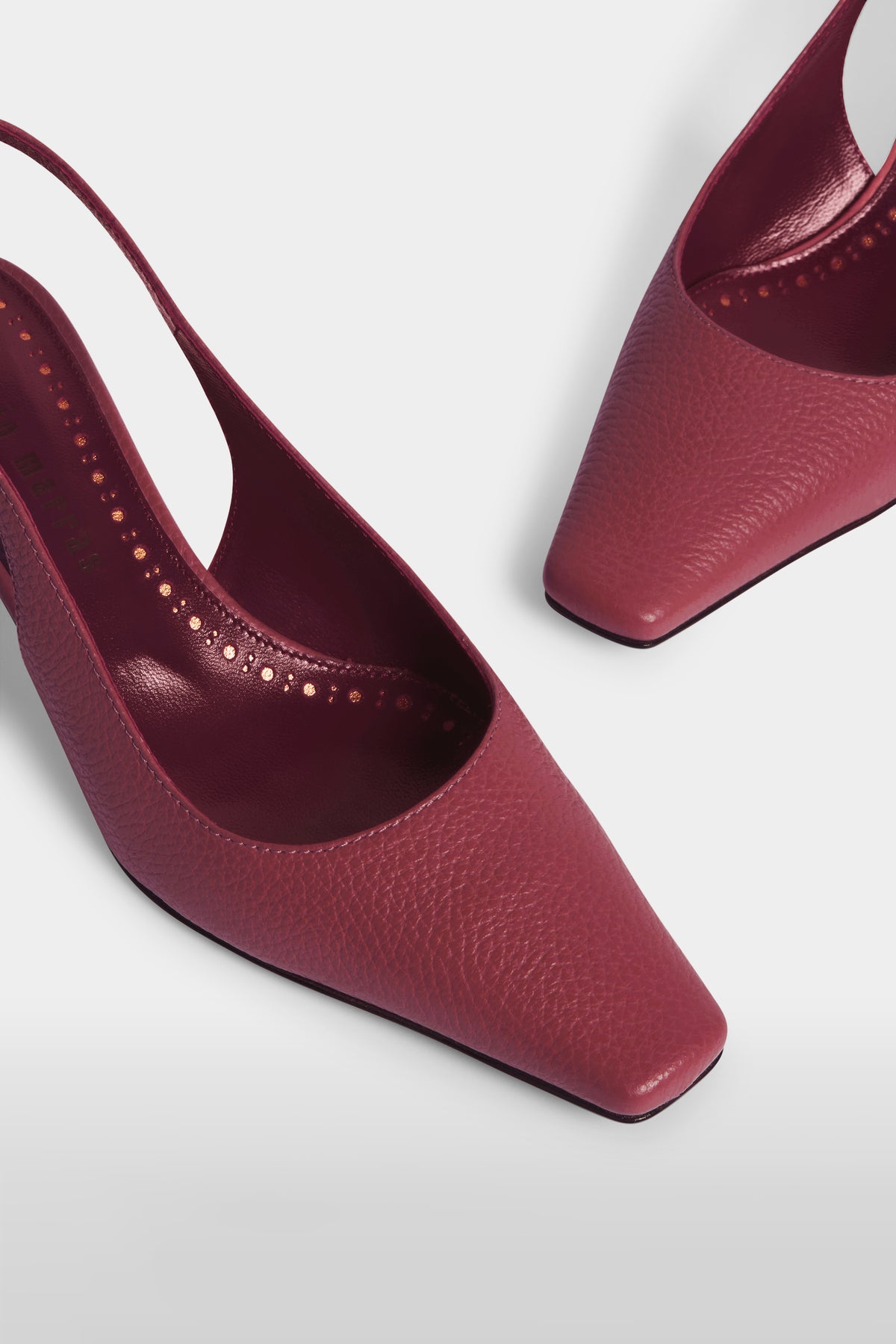 Décolleté slingback con tacco basso (foto mancanti)