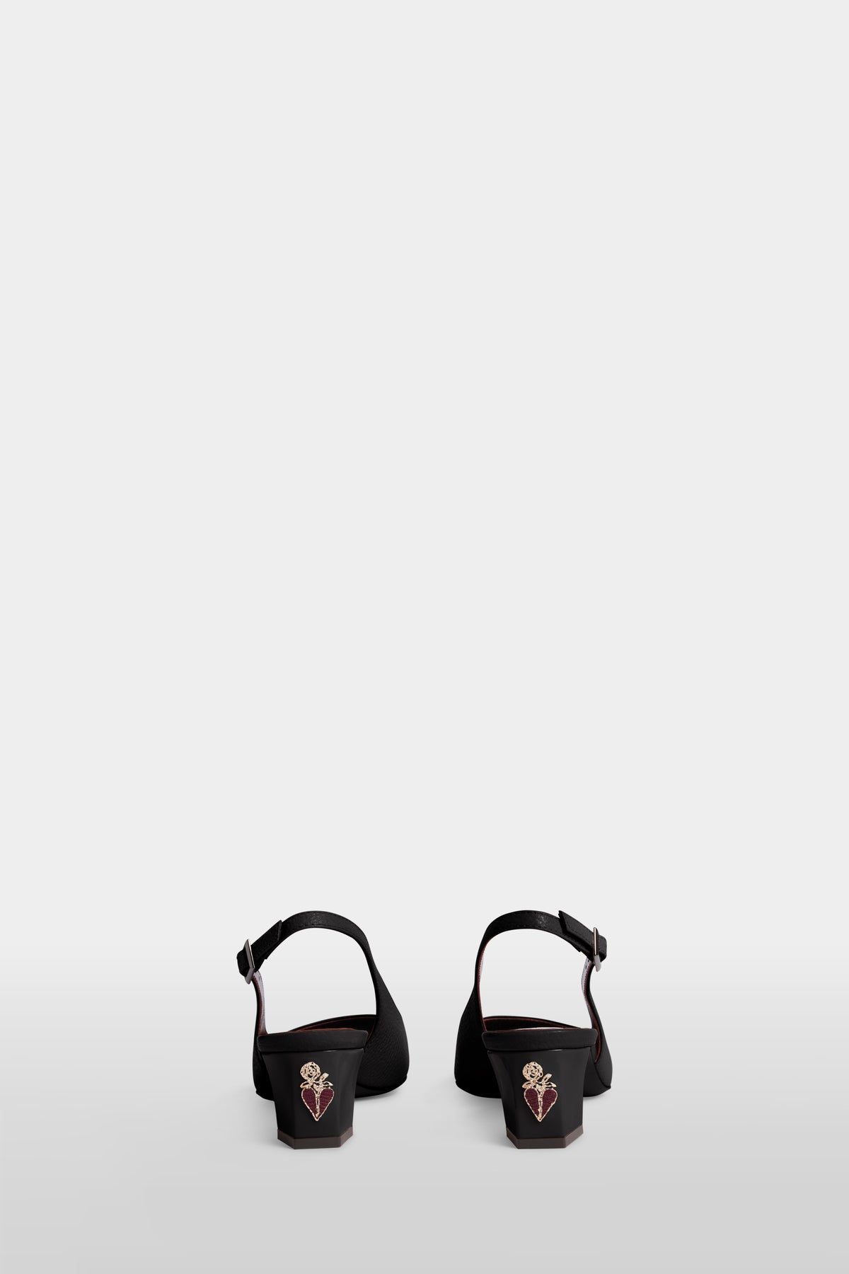 Décolleté slingback con tacco basso (foto mancanti)